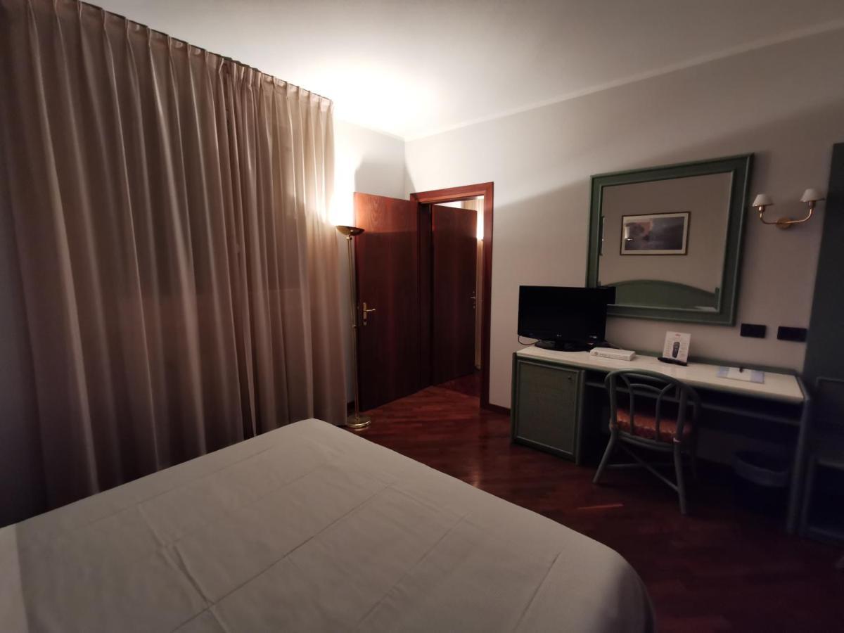 Hotel Le Ville Modena Ngoại thất bức ảnh