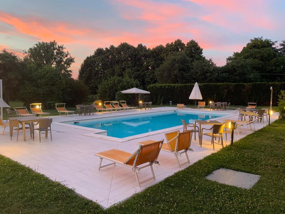 Hotel Le Ville Modena Ngoại thất bức ảnh