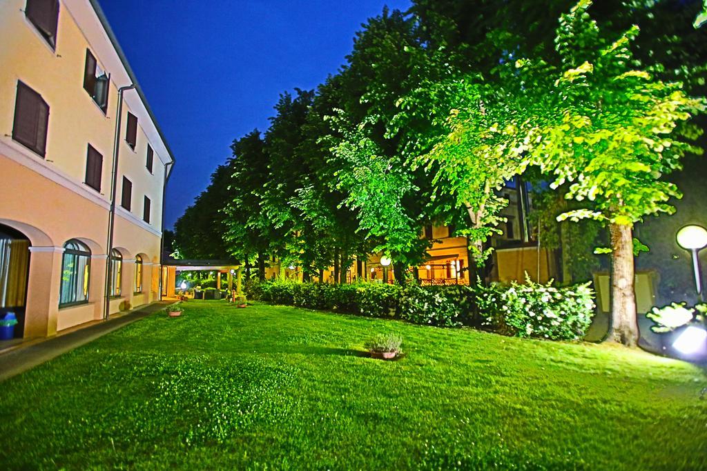 Hotel Le Ville Modena Ngoại thất bức ảnh