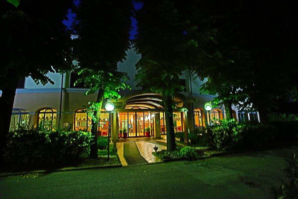 Hotel Le Ville Modena Ngoại thất bức ảnh