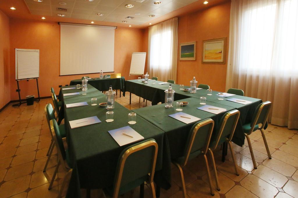 Hotel Le Ville Modena Ngoại thất bức ảnh